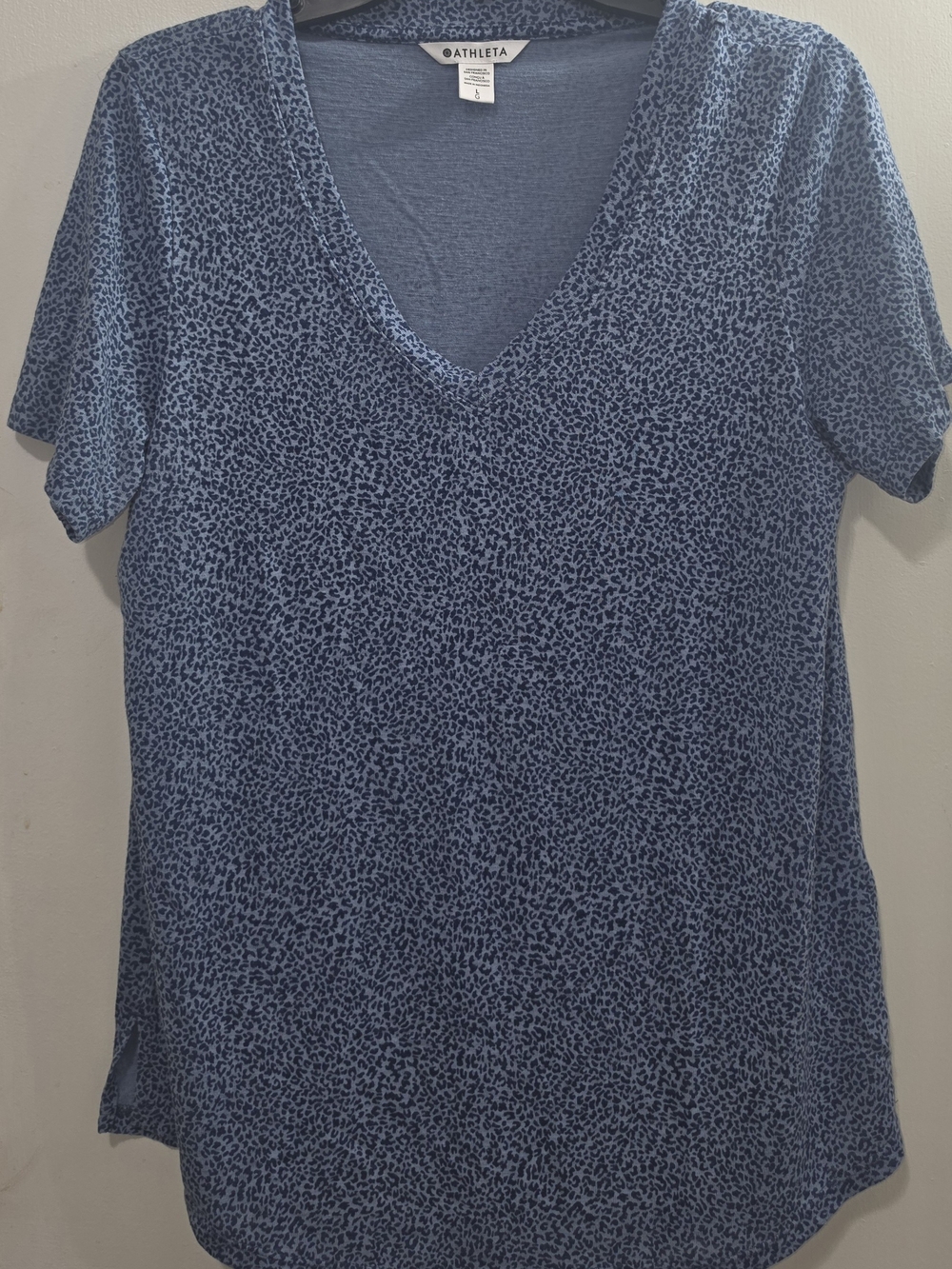 Athleta Women's Blue Printed V-Neck Tee